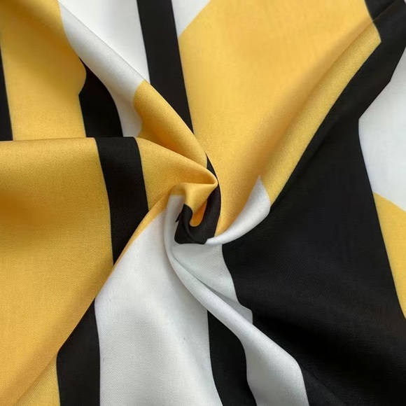 EUC Yellow Black White Geometrical Short Sleeve Blouse - Picture 4 of 4